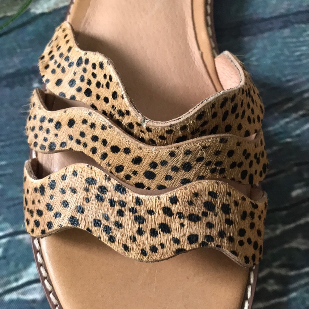 🏇Madewell Tan Leopard-Print Wavy Strap Slide Sandals - Picture 2 of 9